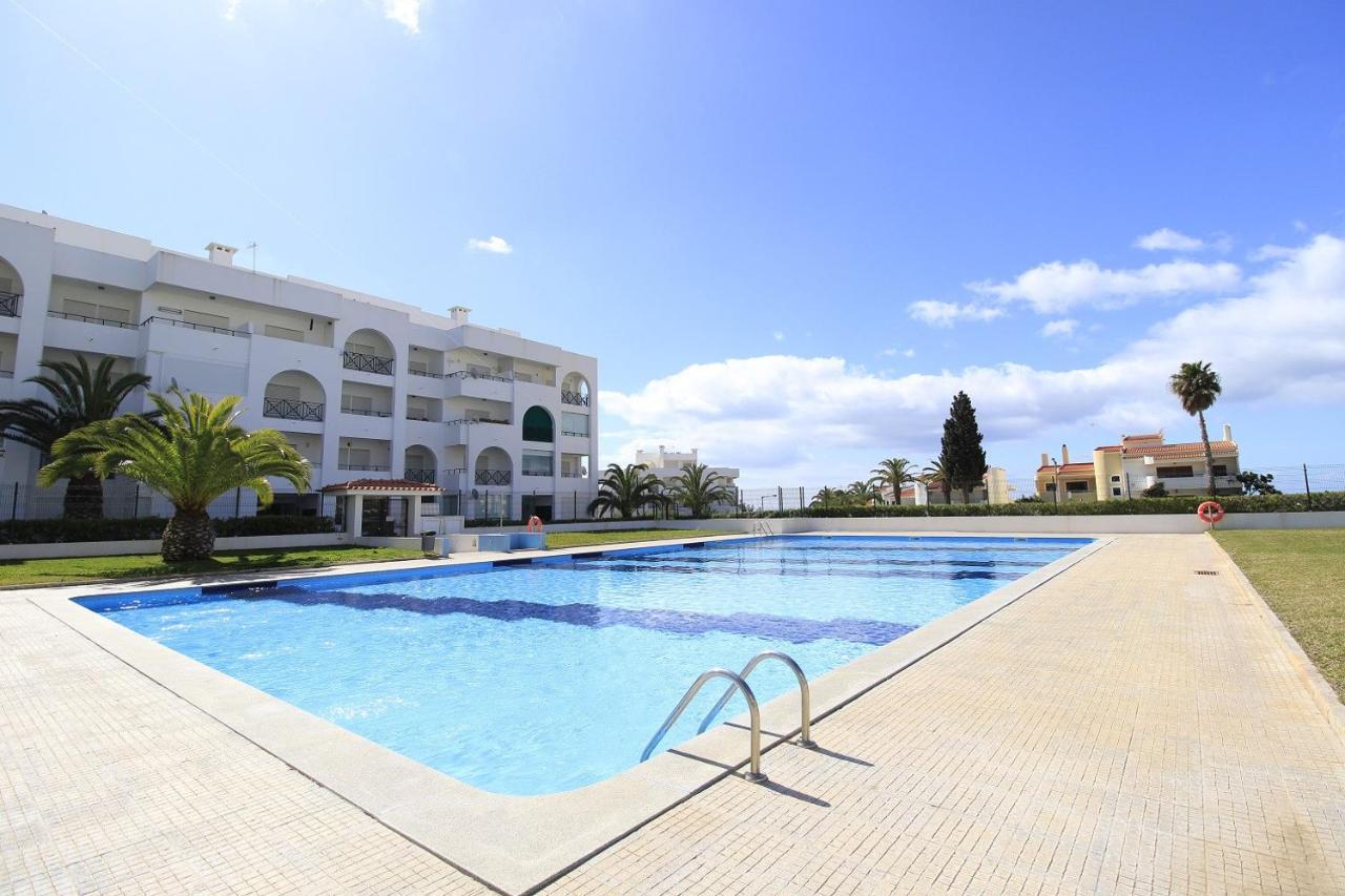 Armacao De Pera Brightness With Pool By Homing Apartment Ngoại thất bức ảnh