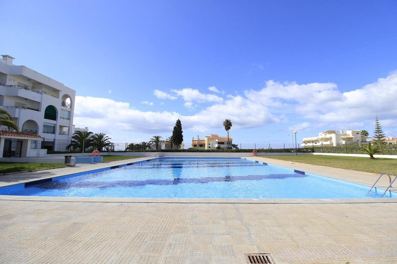 Armacao De Pera Brightness With Pool By Homing Apartment Ngoại thất bức ảnh