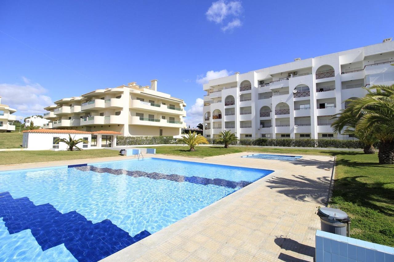 Armacao De Pera Brightness With Pool By Homing Apartment Ngoại thất bức ảnh