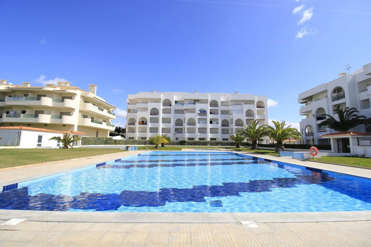 Armacao De Pera Brightness With Pool By Homing Apartment Ngoại thất bức ảnh