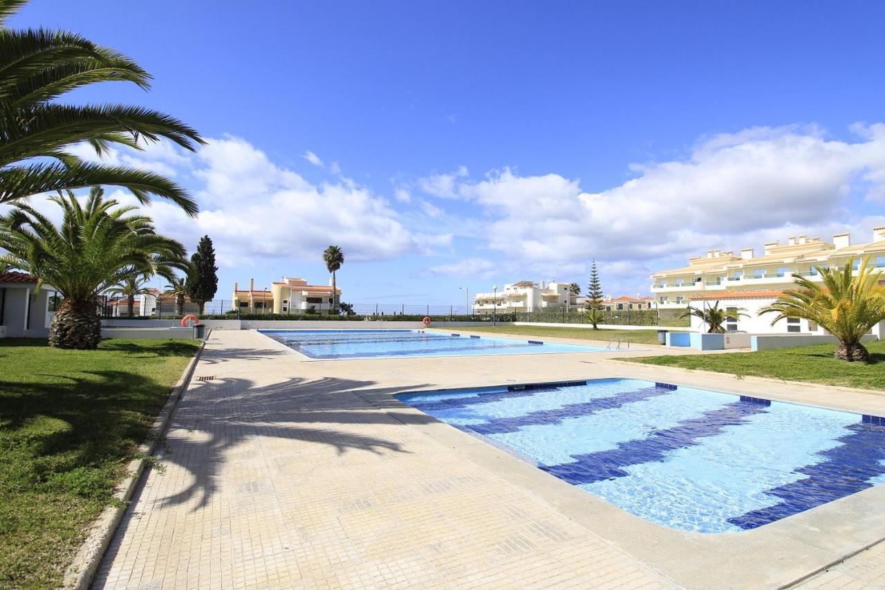 Armacao De Pera Brightness With Pool By Homing Apartment Ngoại thất bức ảnh
