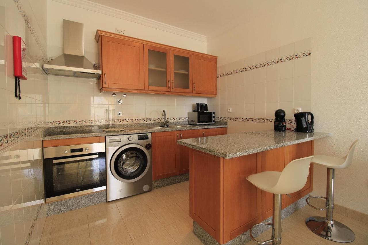 Armacao De Pera Brightness With Pool By Homing Apartment Ngoại thất bức ảnh