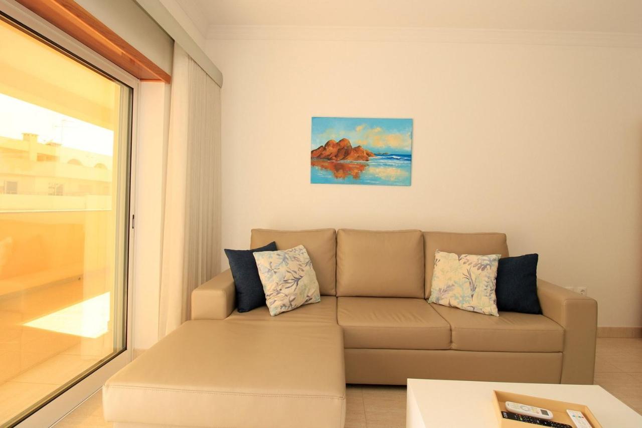 Armacao De Pera Brightness With Pool By Homing Apartment Ngoại thất bức ảnh