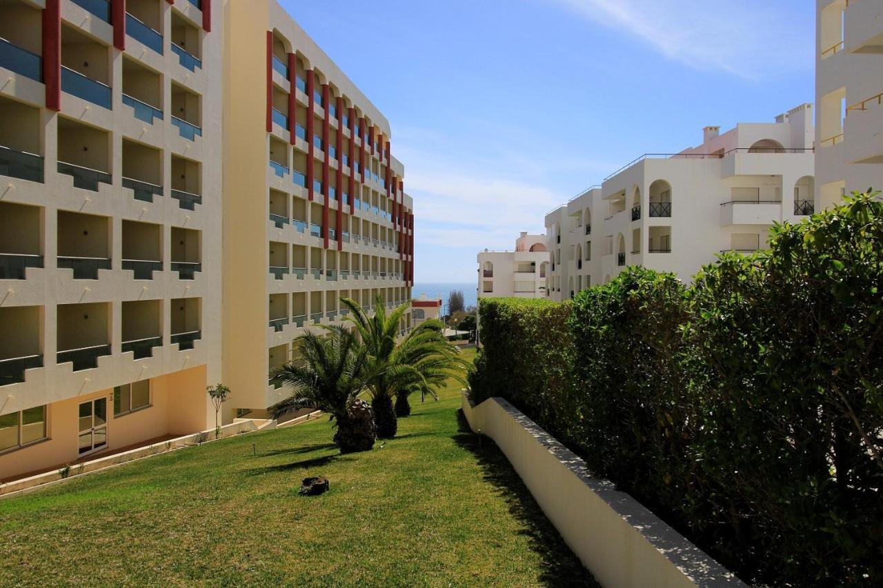 Armacao De Pera Brightness With Pool By Homing Apartment Ngoại thất bức ảnh