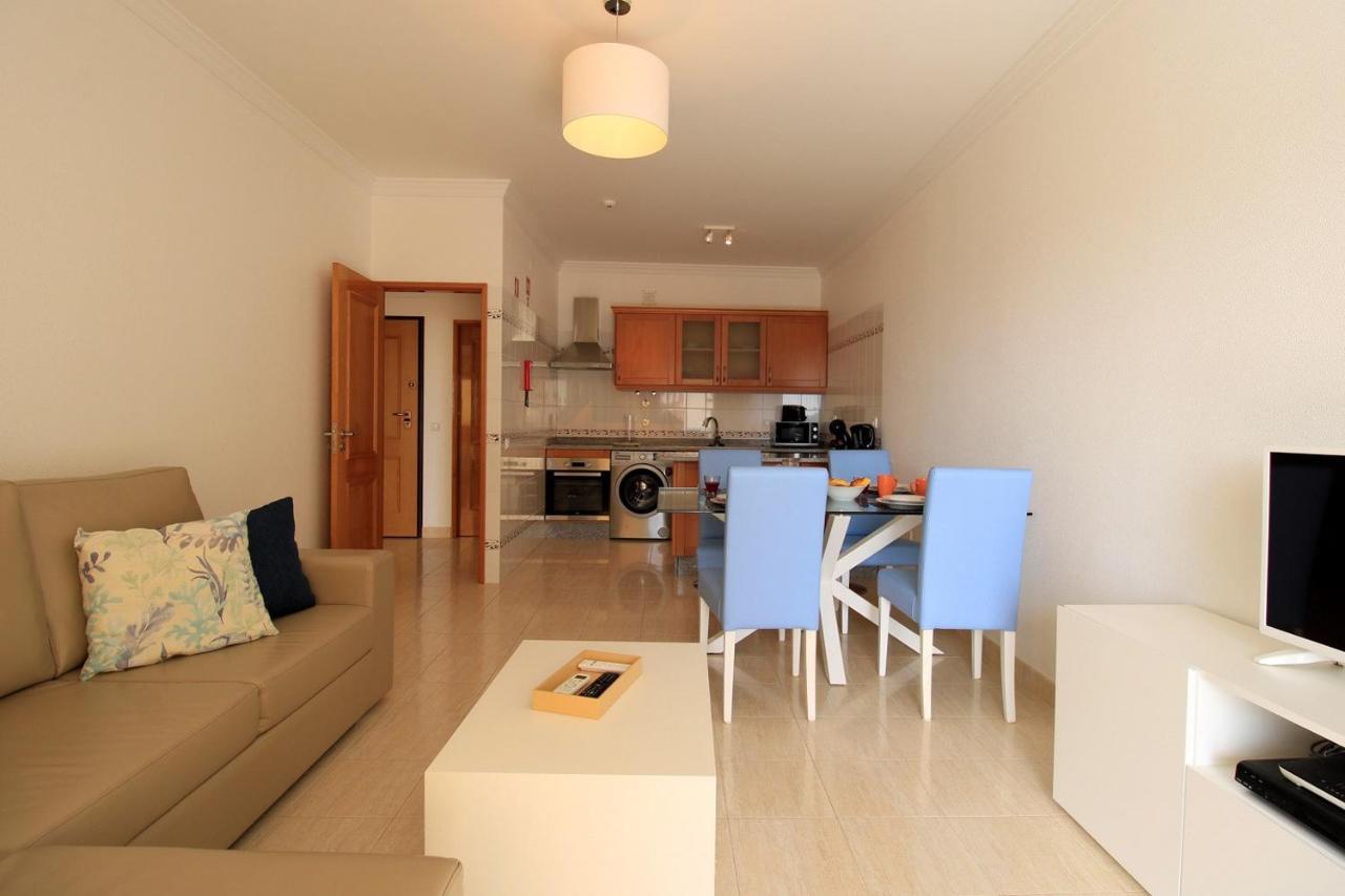 Armacao De Pera Brightness With Pool By Homing Apartment Ngoại thất bức ảnh