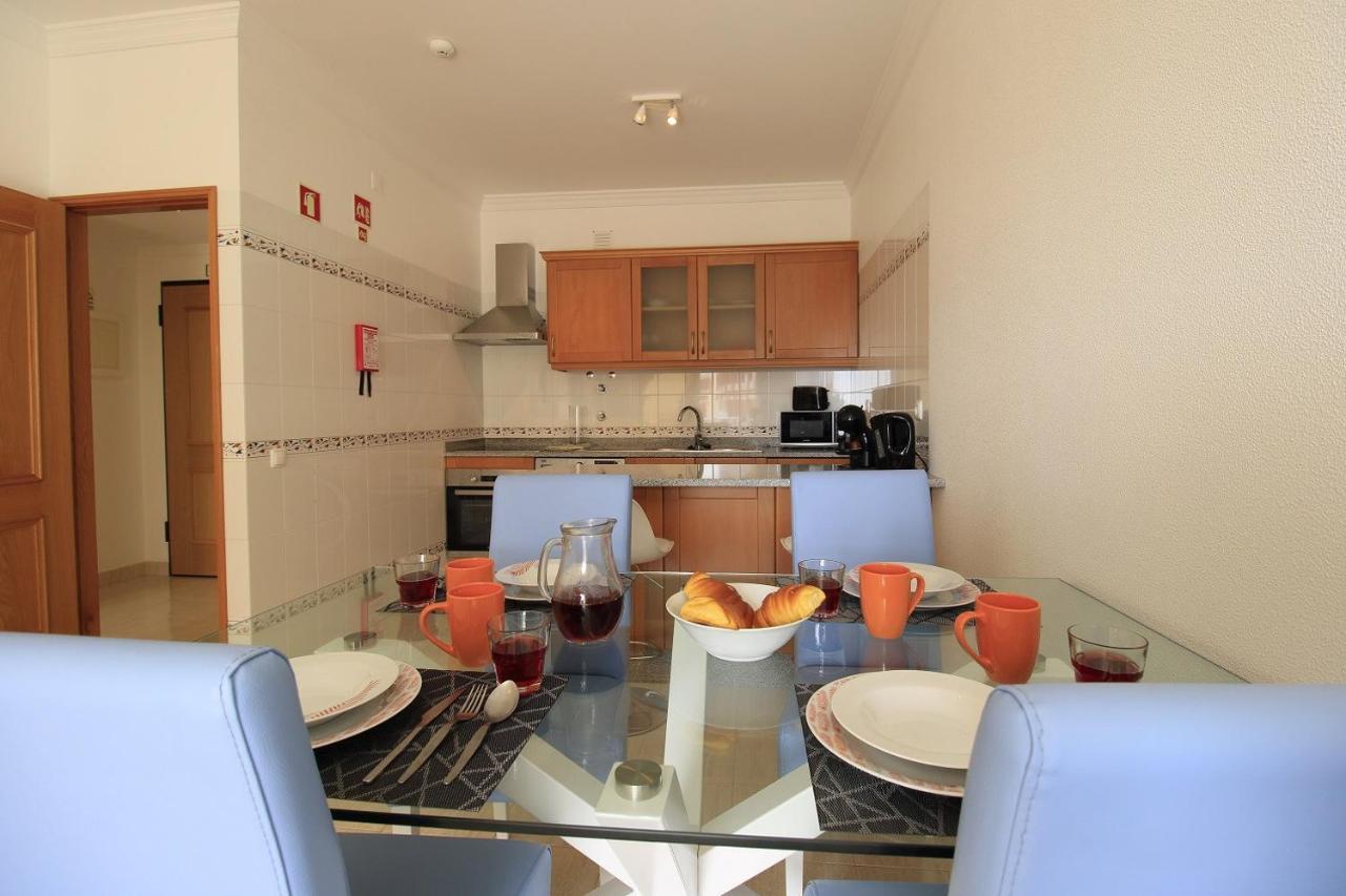Armacao De Pera Brightness With Pool By Homing Apartment Ngoại thất bức ảnh
