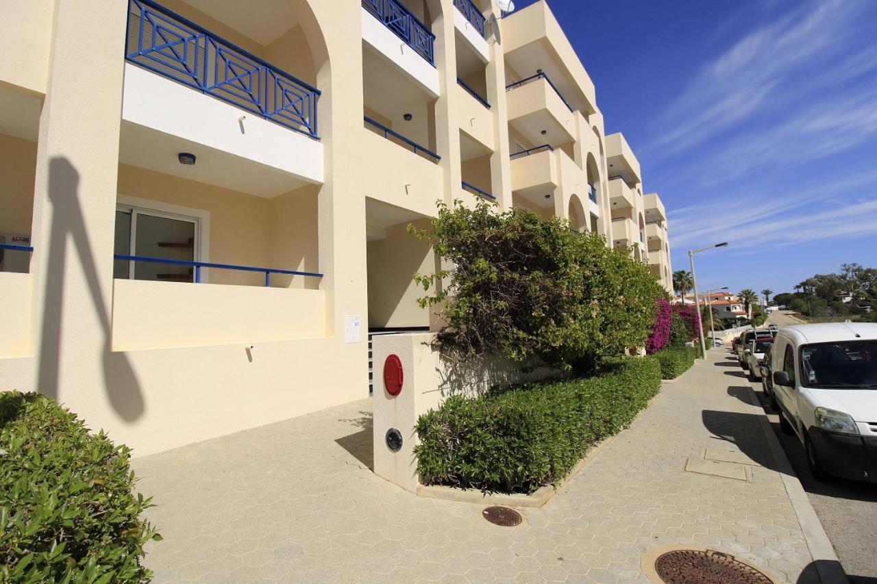 Armacao De Pera Brightness With Pool By Homing Apartment Ngoại thất bức ảnh